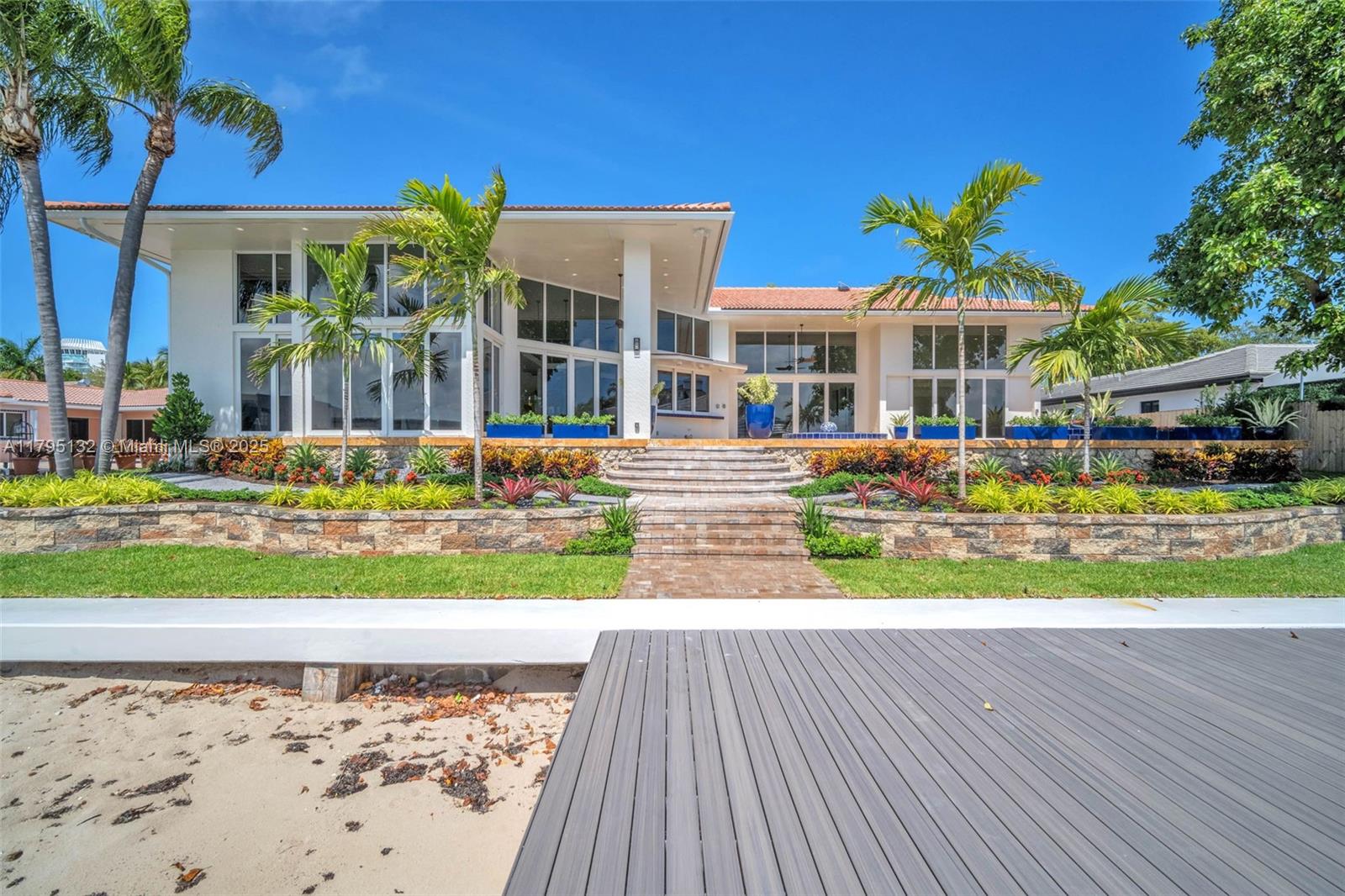 1925 Harbourview Dr Fort Lauderdale, FL 33316