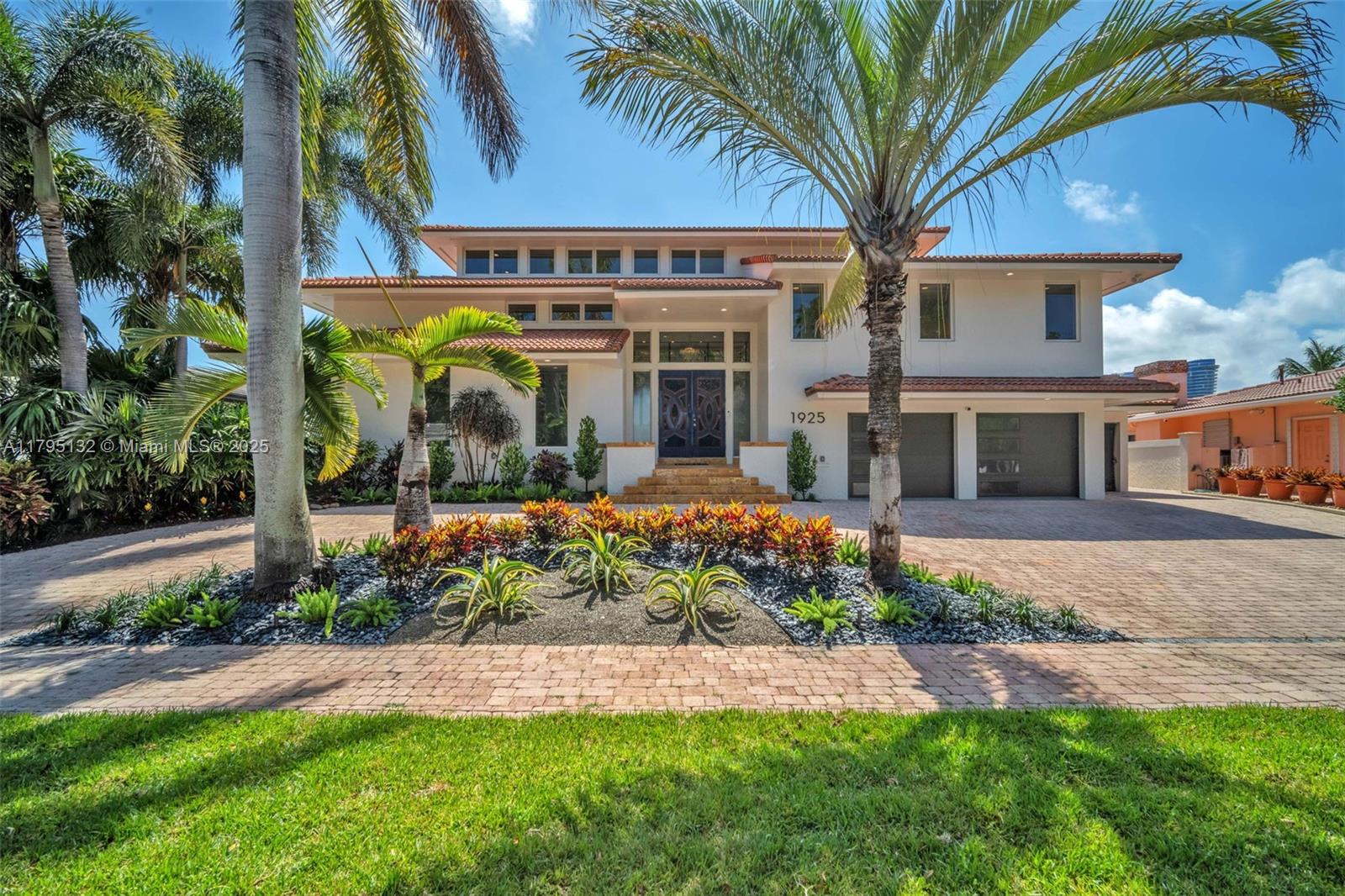 1925 Harbourview Dr Fort Lauderdale, FL 33316