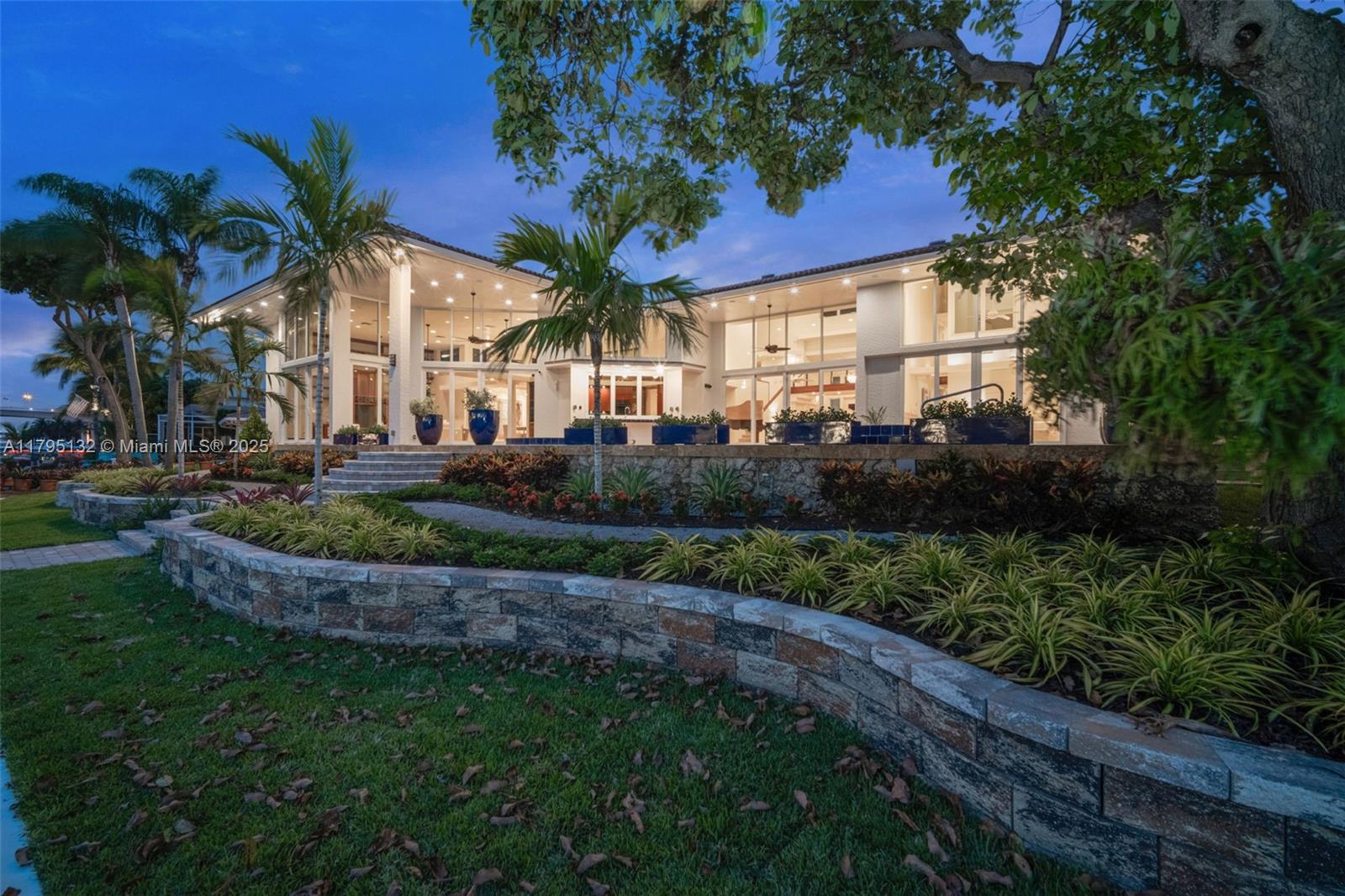 1925 Harbourview Dr Fort Lauderdale, FL 33316