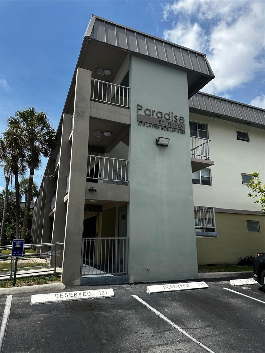 270 Layne Blvd #114