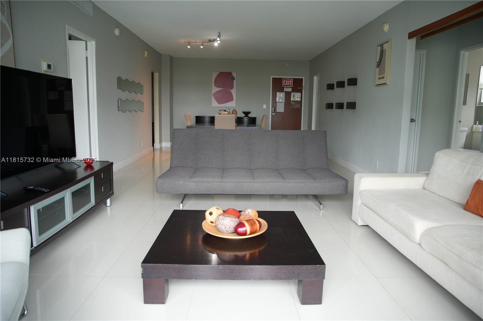 4001 S Ocean Dr #11A Hollywood, FL 33019