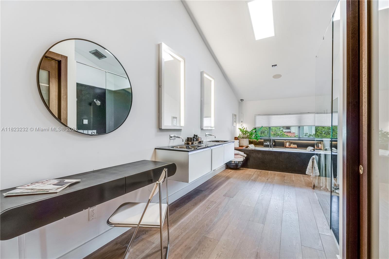 2000 S Bayshore Dr #47 Miami, FL 33133