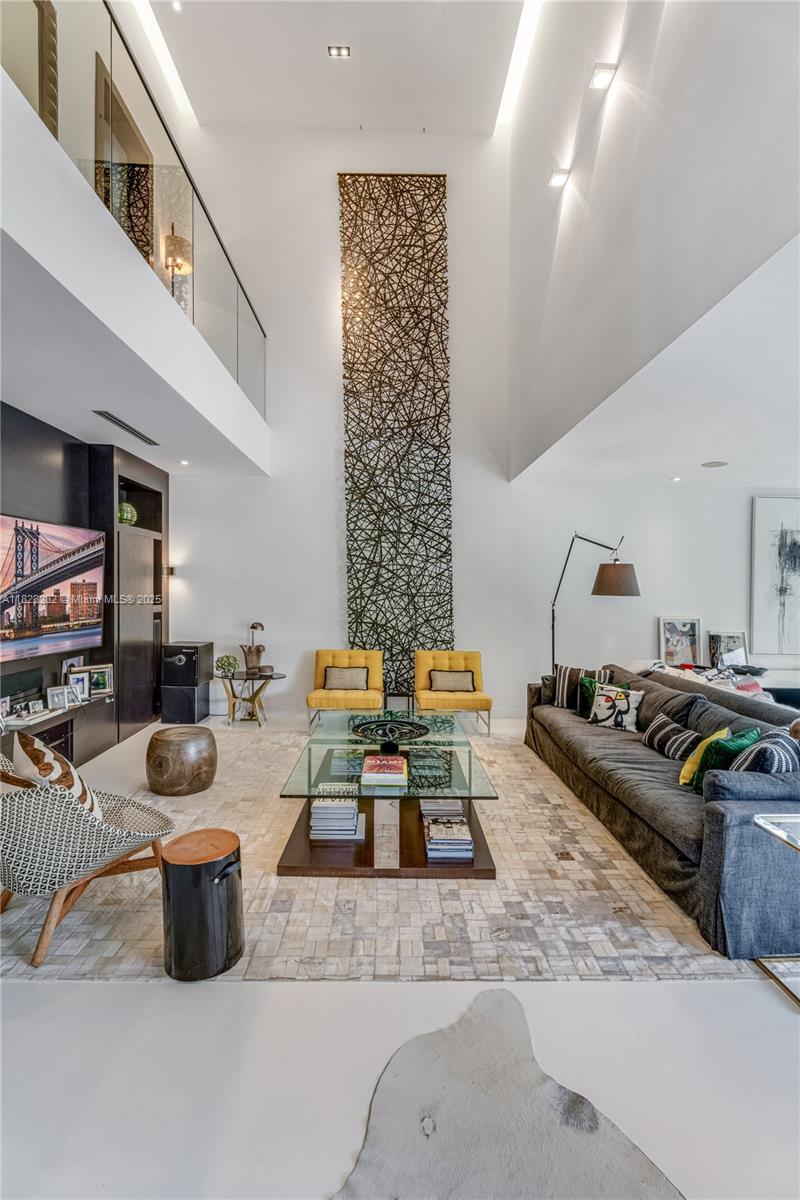 2000 S Bayshore Dr #47 Miami, FL 33133