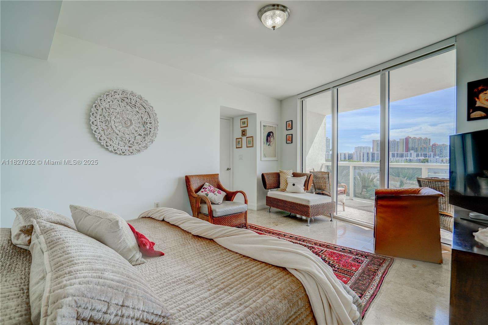 image Ocean Four Condo14
