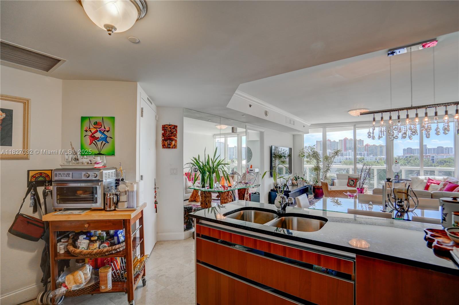 image Ocean Four Condo4