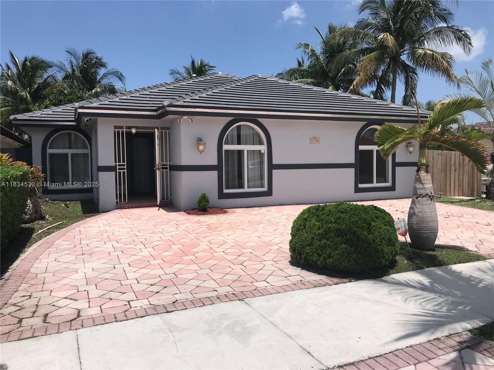 4908 SW 143rd Ave