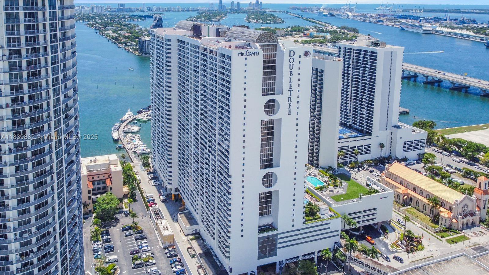 1717 N Bayshore Dr #A-2635
