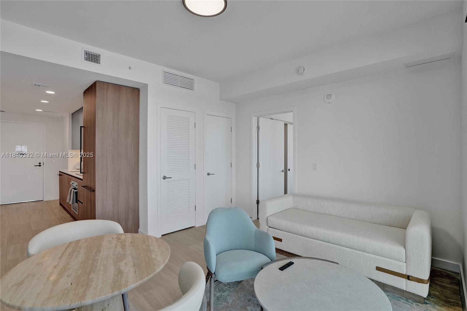 image 72 Park Condo25