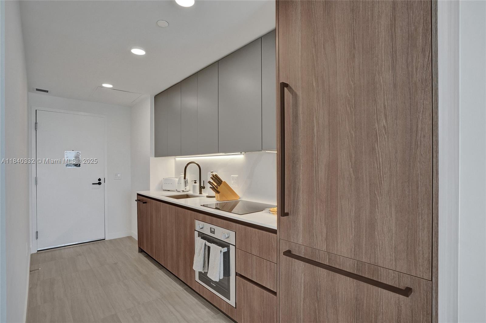 image 72 Park Condo29