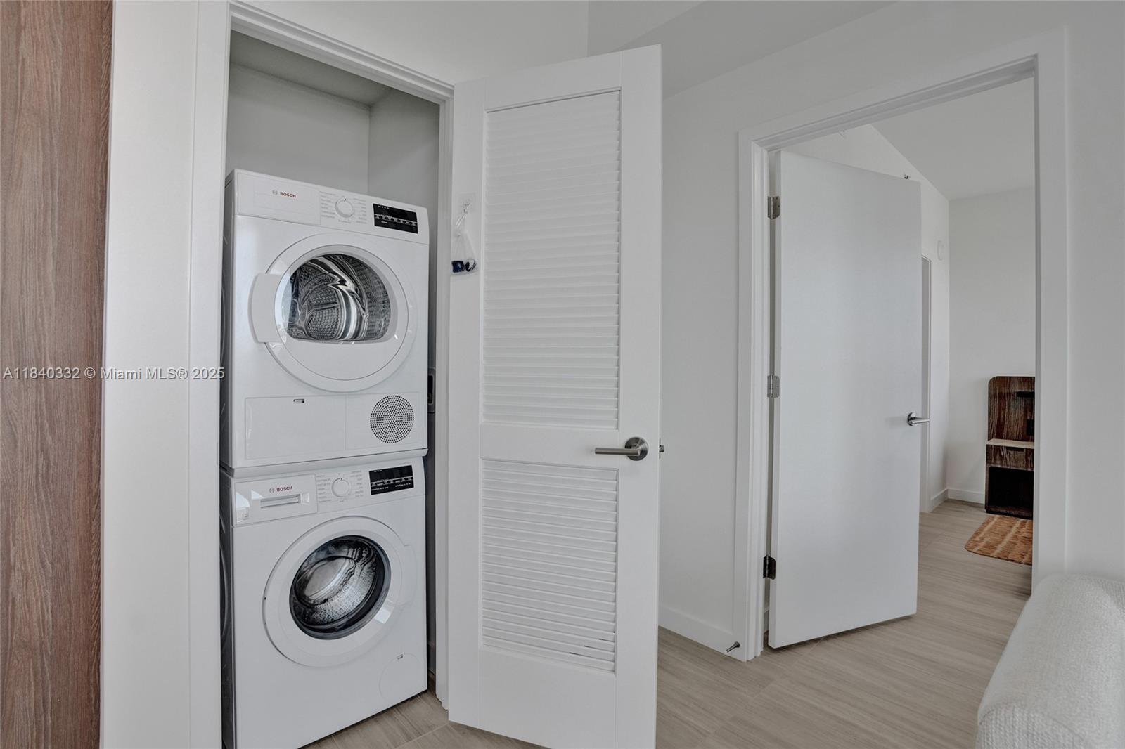 image 72 Park Condo39