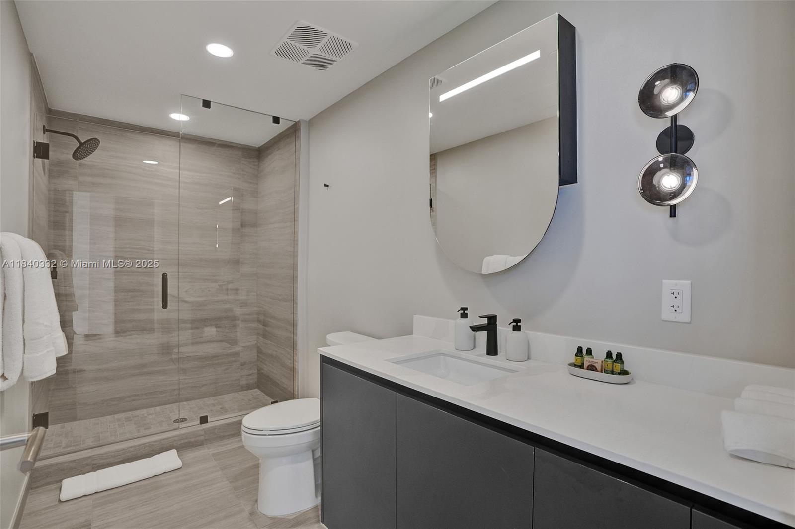 image 72 Park Condo41