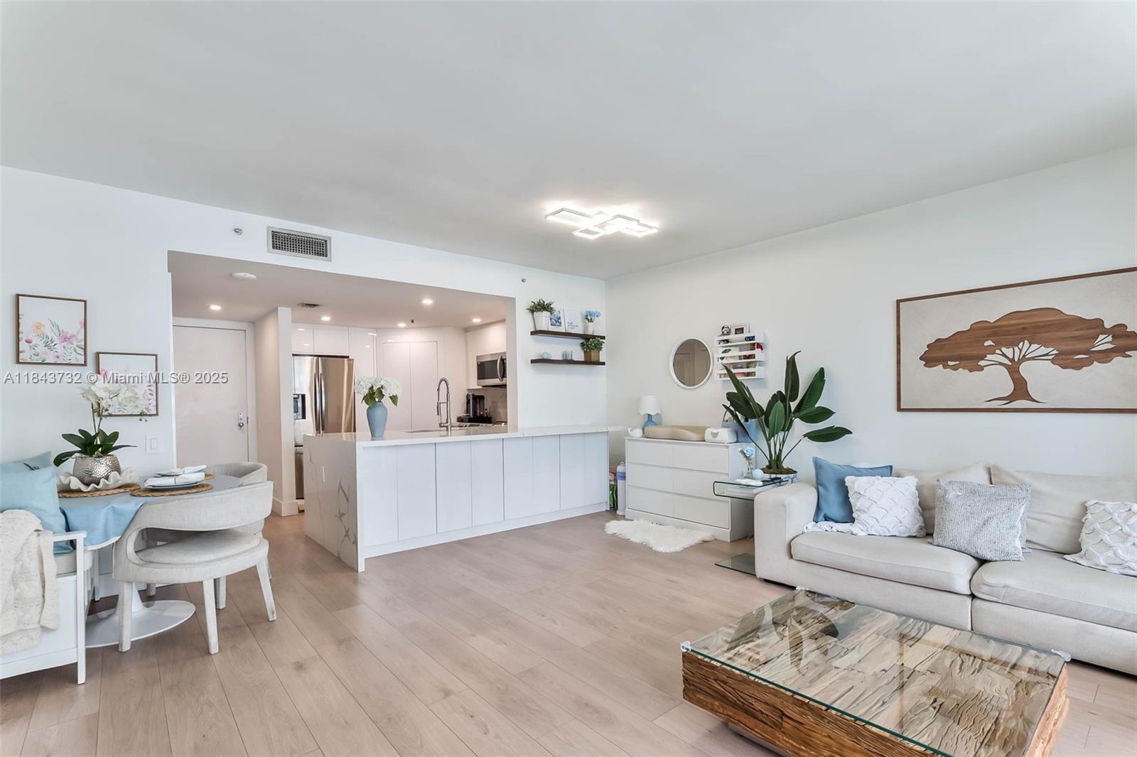 701 Brickell Key Blvd #808