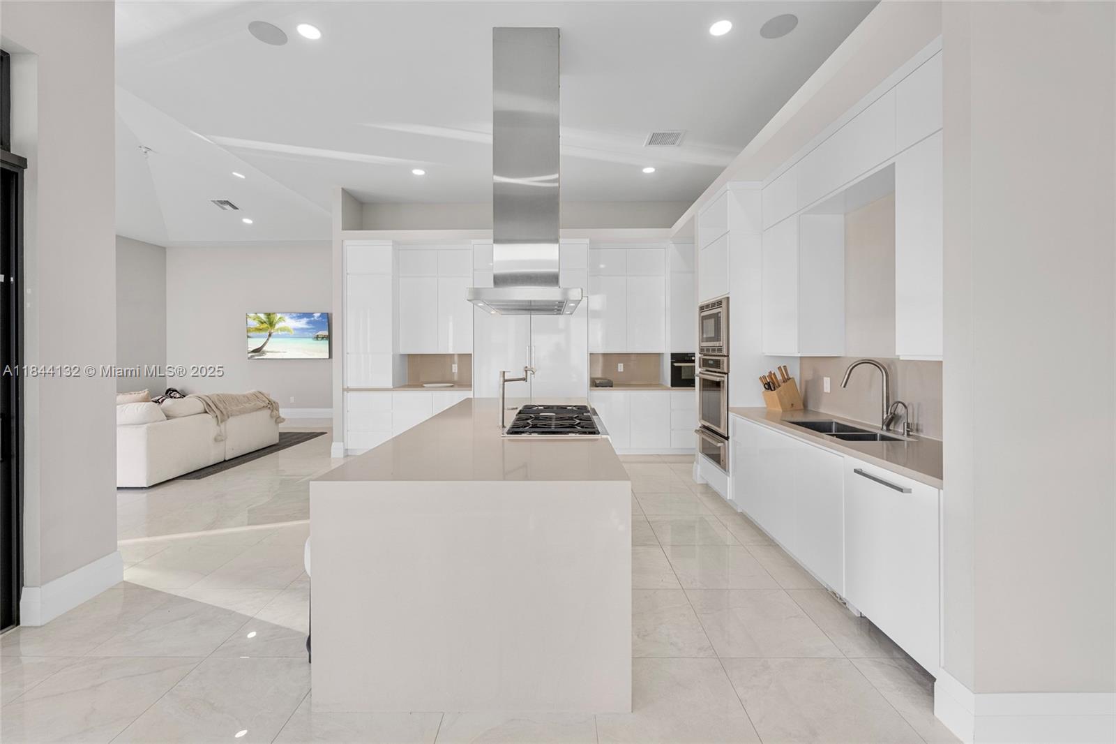 3275 Islewood Ave Weston, FL 33332