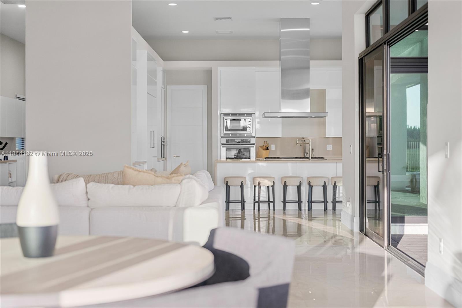 3275 Islewood Ave Weston, FL 33332