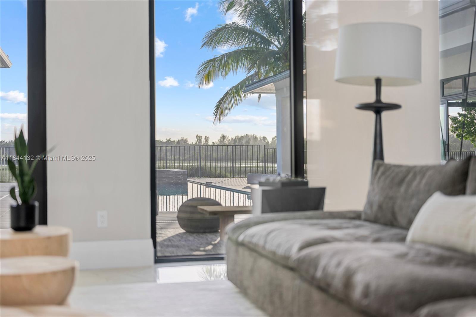 3275 Islewood Ave Weston, FL 33332