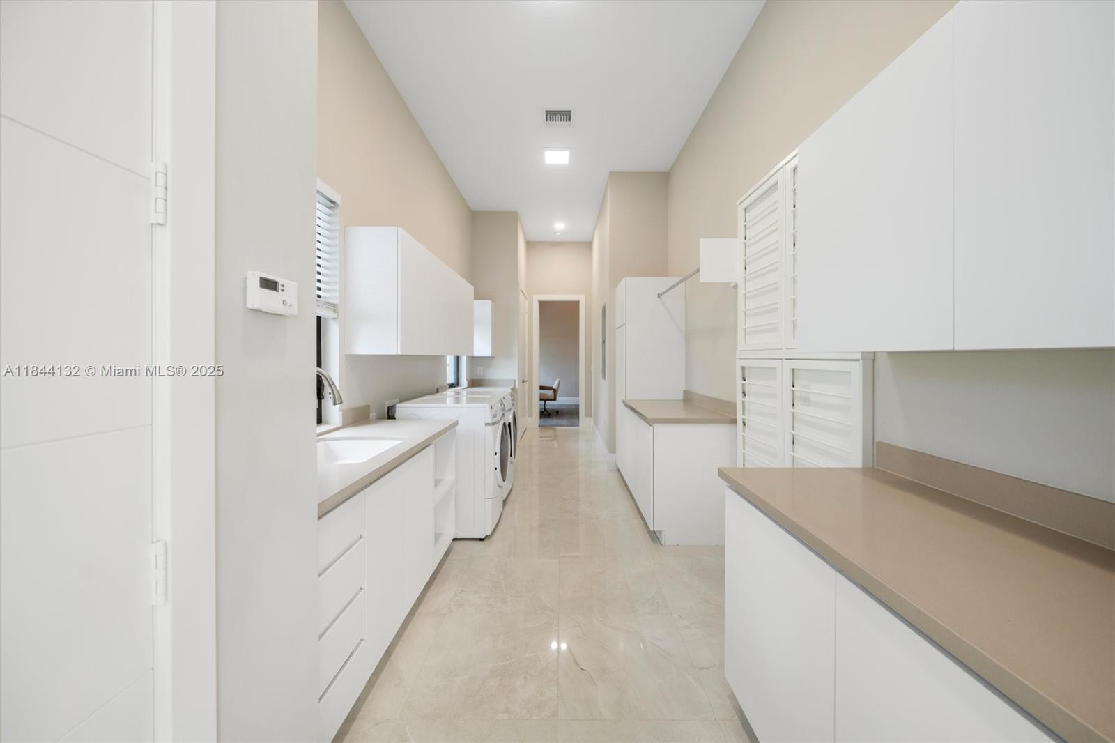 3275 Islewood Ave Weston, FL 33332