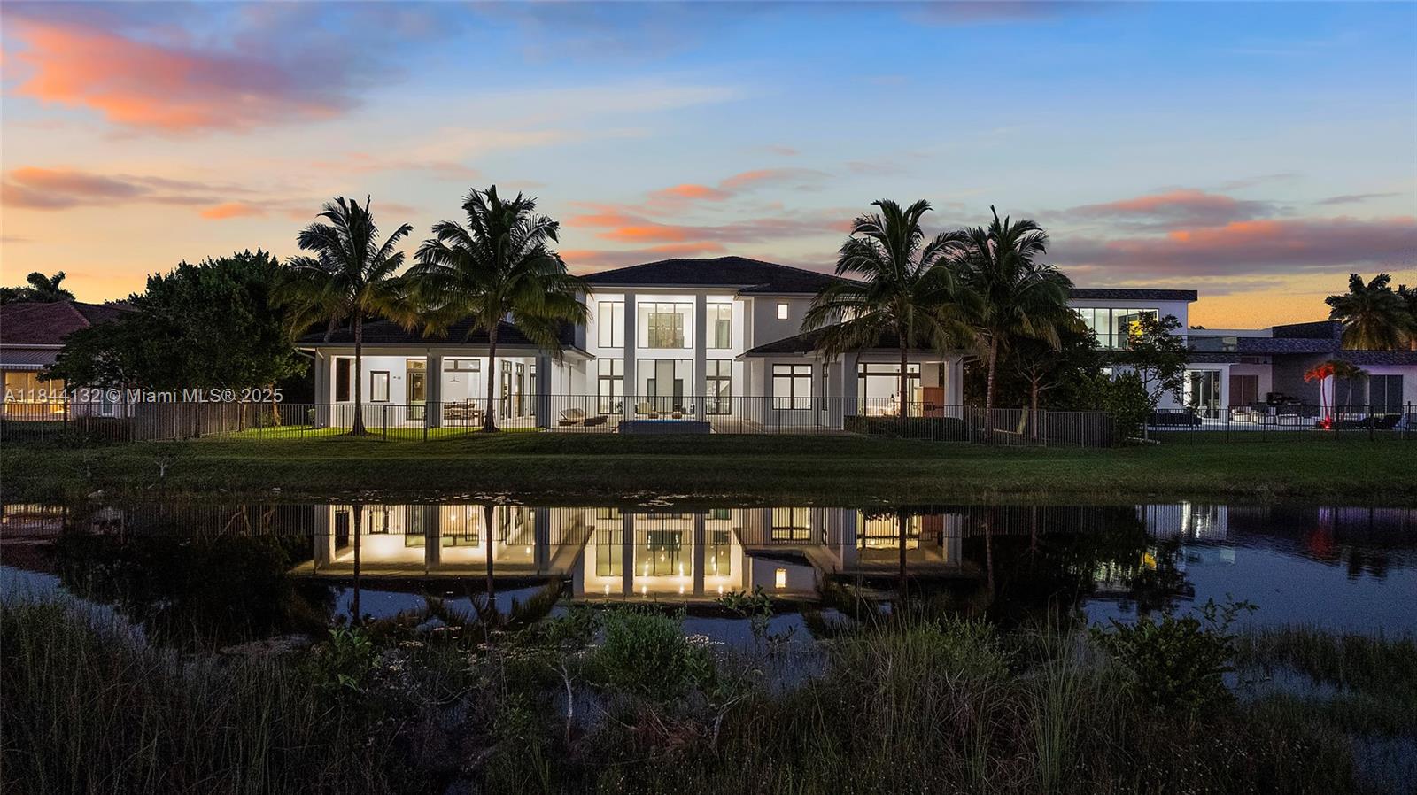 3275 Islewood Ave Weston, FL 33332