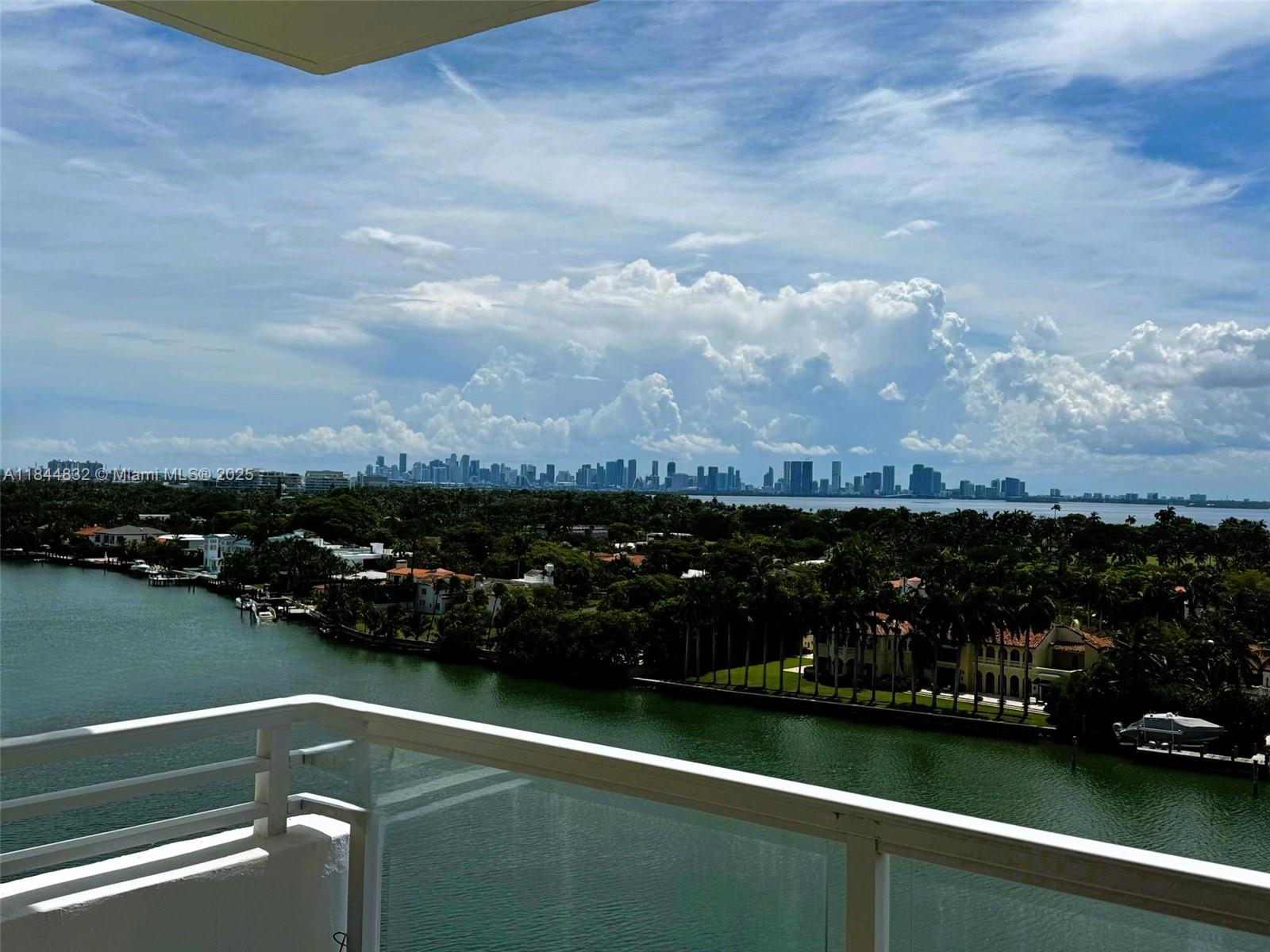 5600 Collins Ave #11L