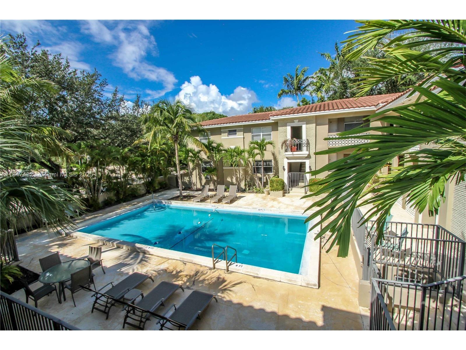 125 Edgewater Dr #7