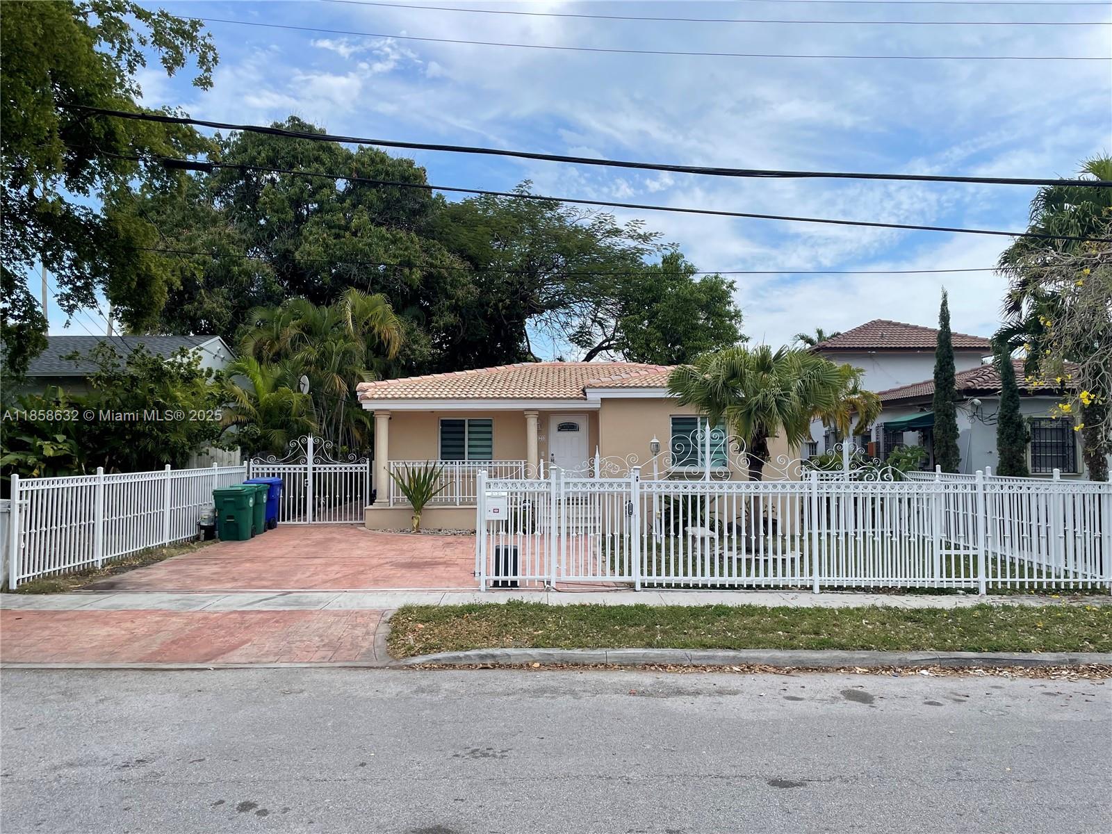 2121 SW 30th Ct