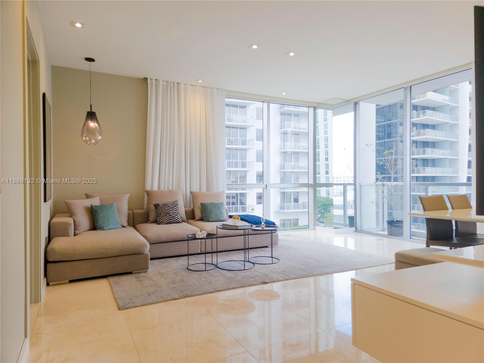 1060 Brickell Ave #1517