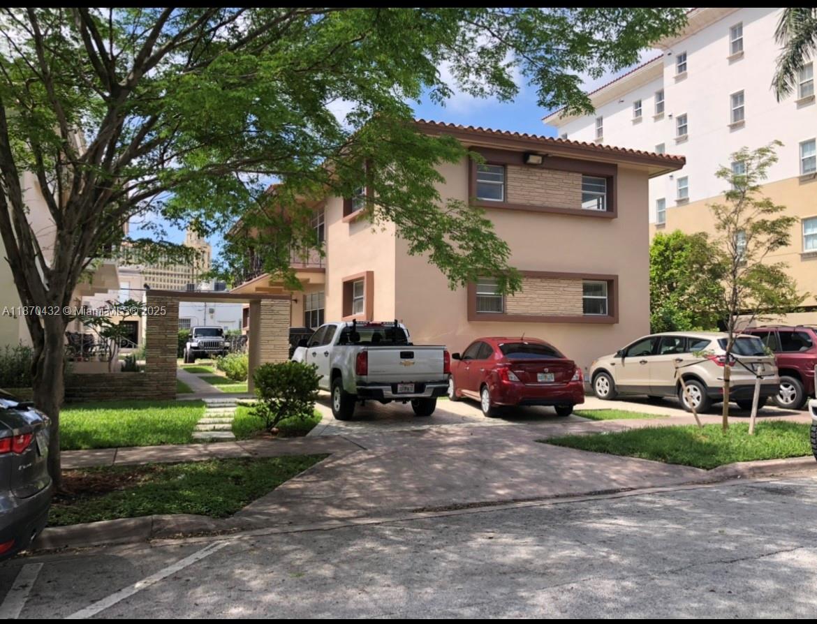 110 Zamora Ave #4