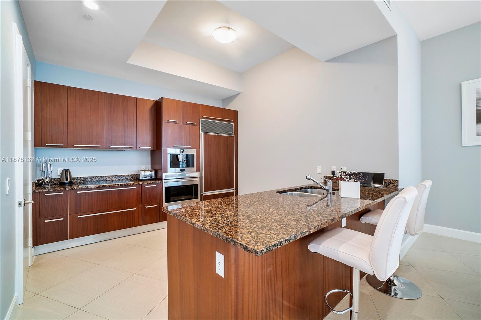 15811 Collins Ave #3907