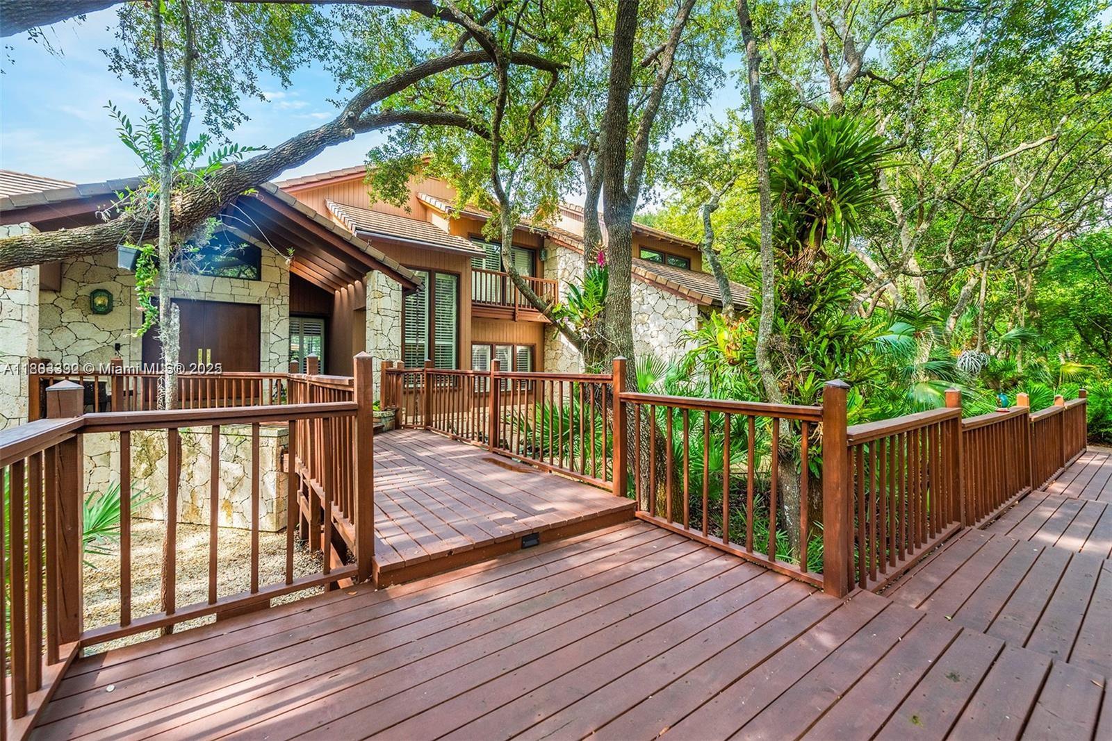 8120 SW 182nd St Palmetto Bay, FL 33157