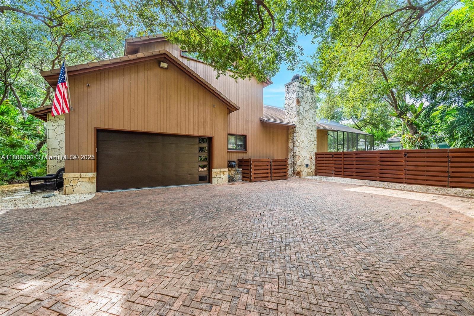 8120 SW 182nd St Palmetto Bay, FL 33157