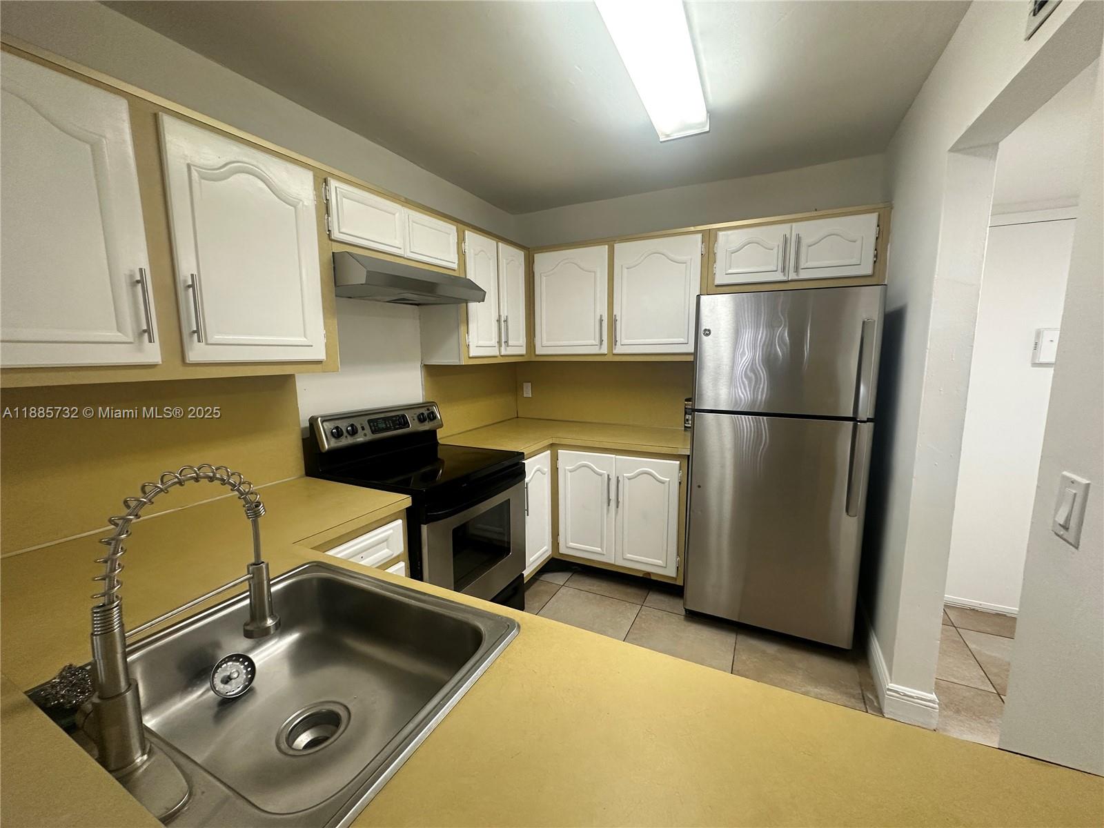 13685 NE 10th Ave #411
