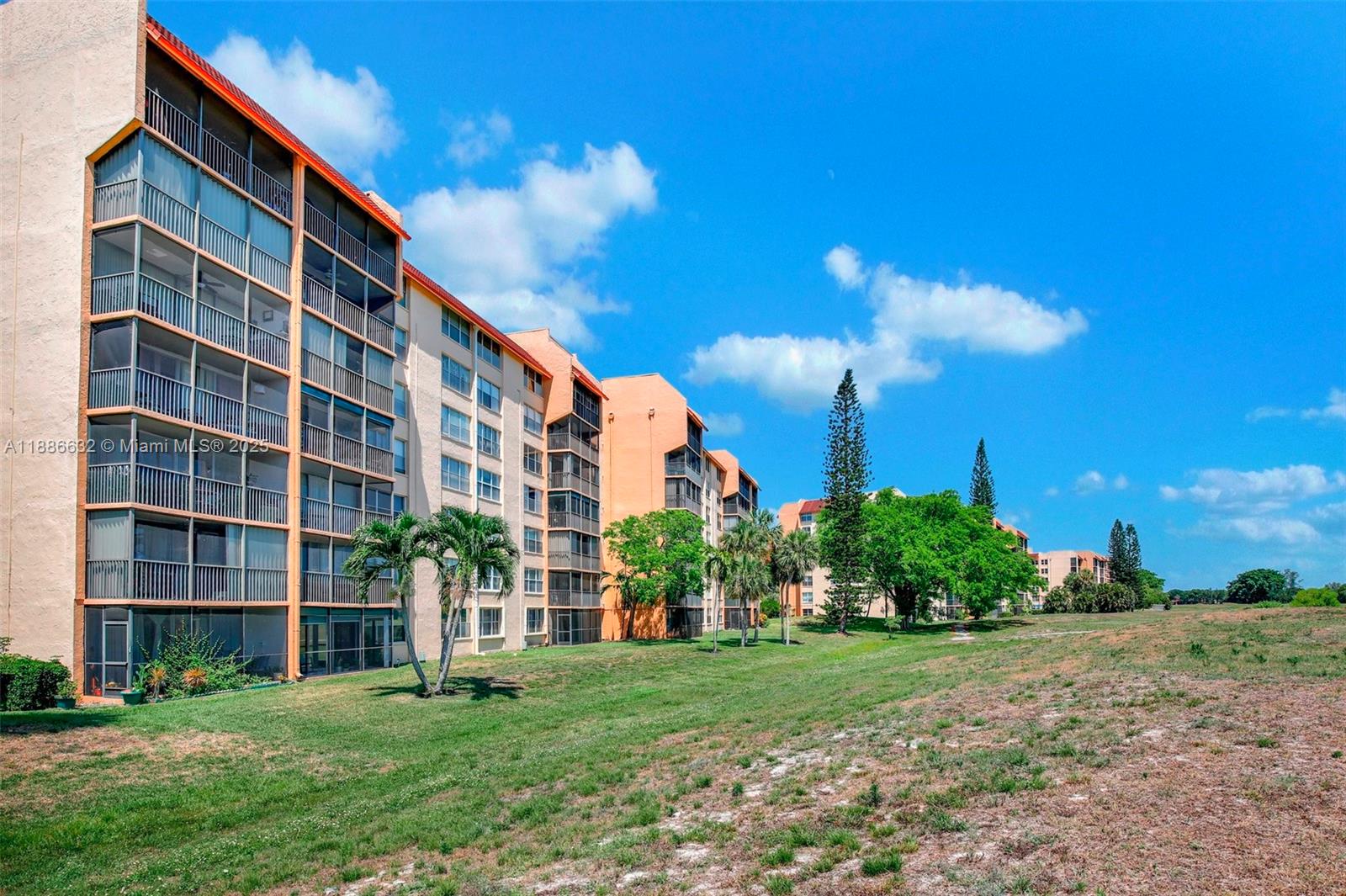 3821 Environ Blvd #505