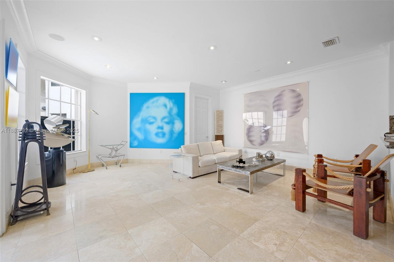 19460 39th Ct Sunny Isles Beach, FL 33160