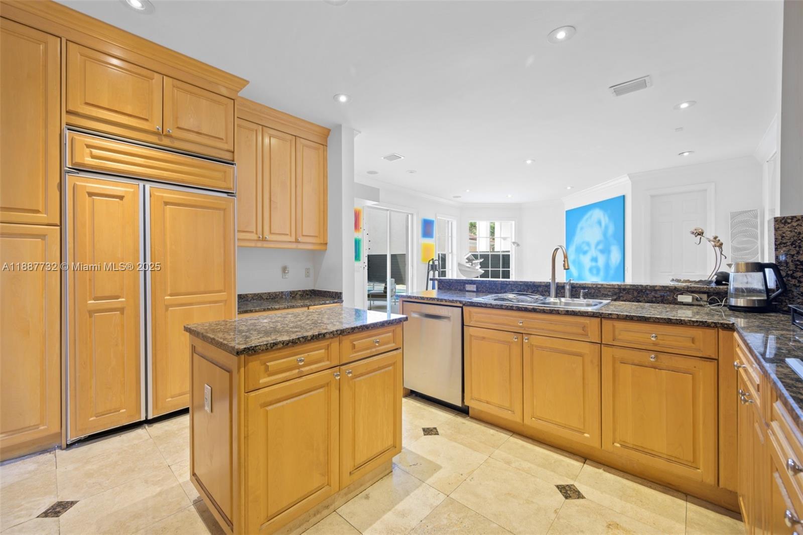 19460 39th Ct Sunny Isles Beach, FL 33160