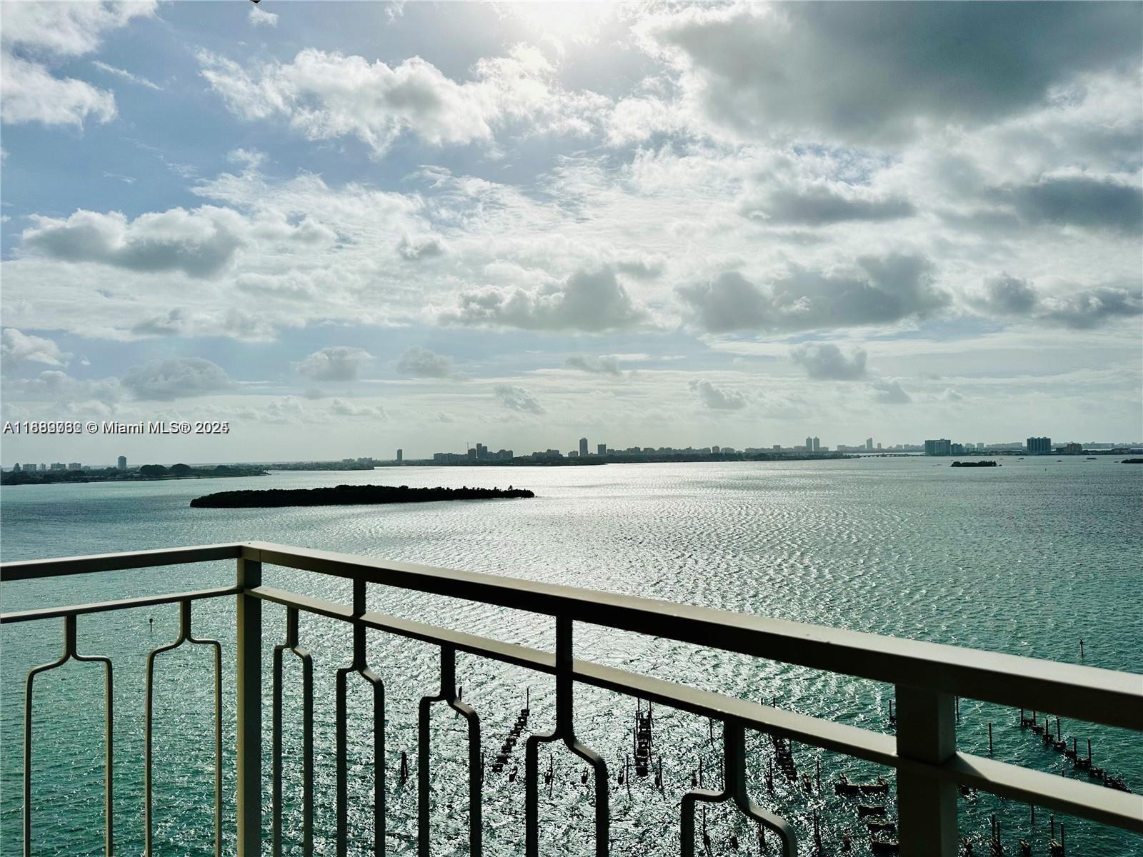 11111 Biscayne Blvd #18E Miami, FL 33181