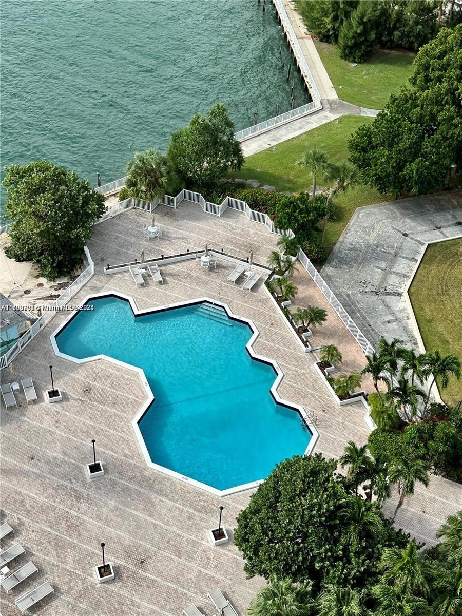 11111 Biscayne Blvd #18E Miami, FL 33181