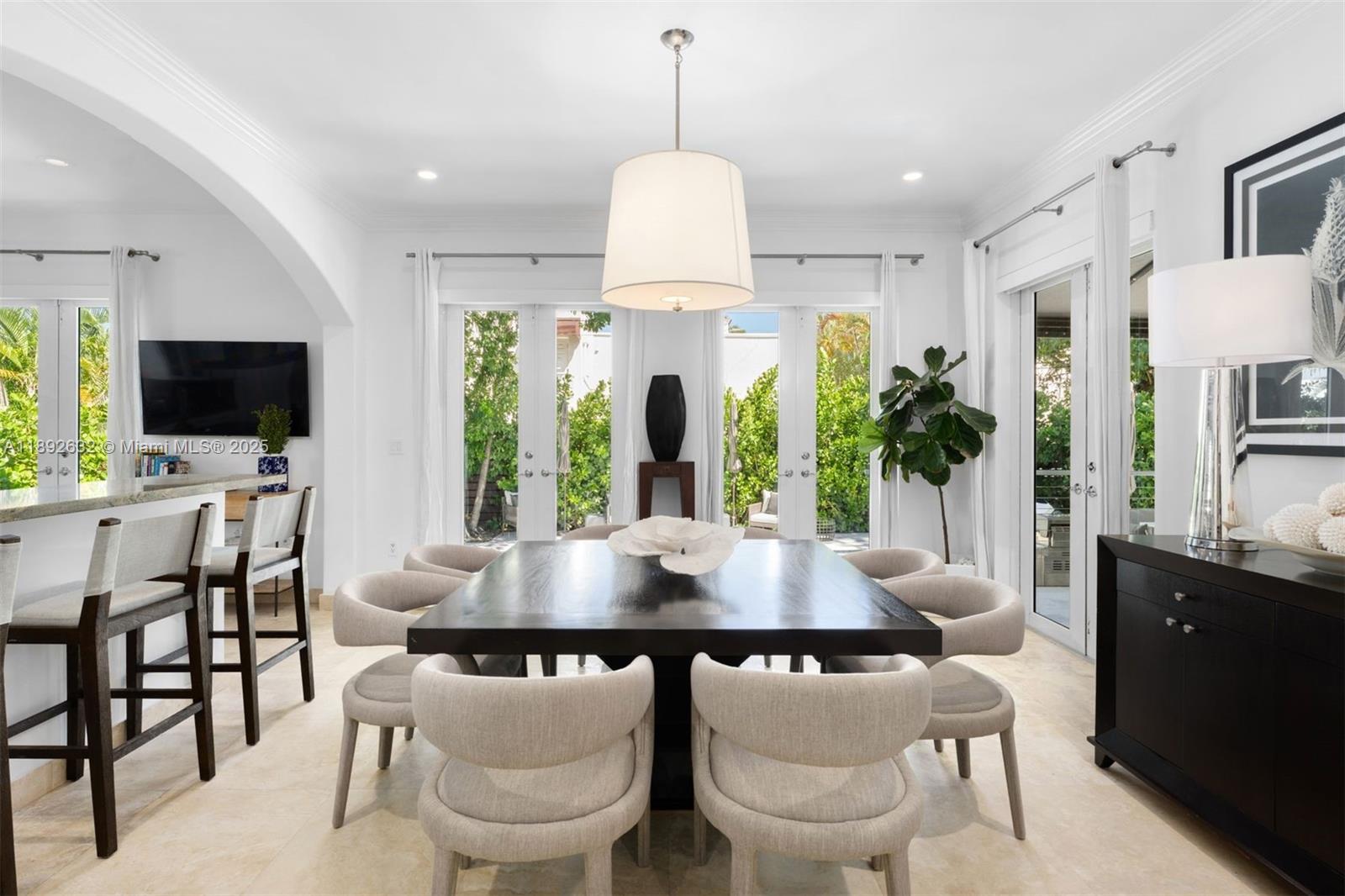 2143 N Bay Rd Miami Beach, FL 33140