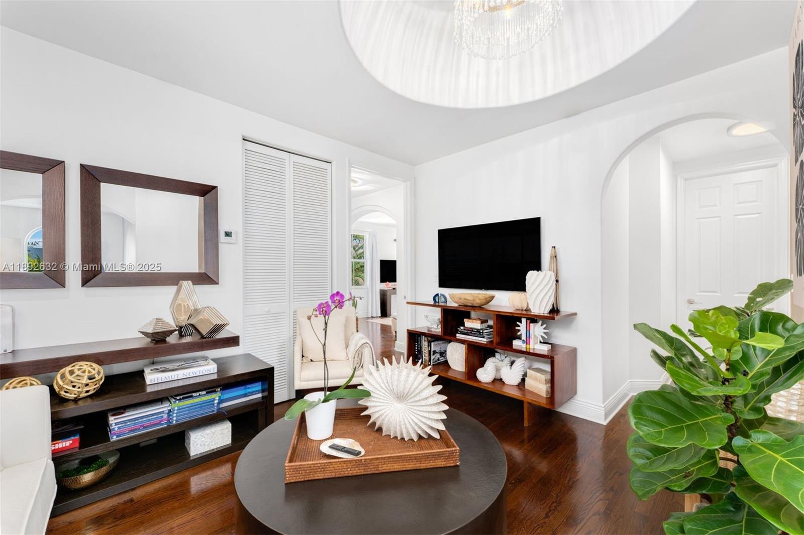 2143 N Bay Rd Miami Beach, FL 33140