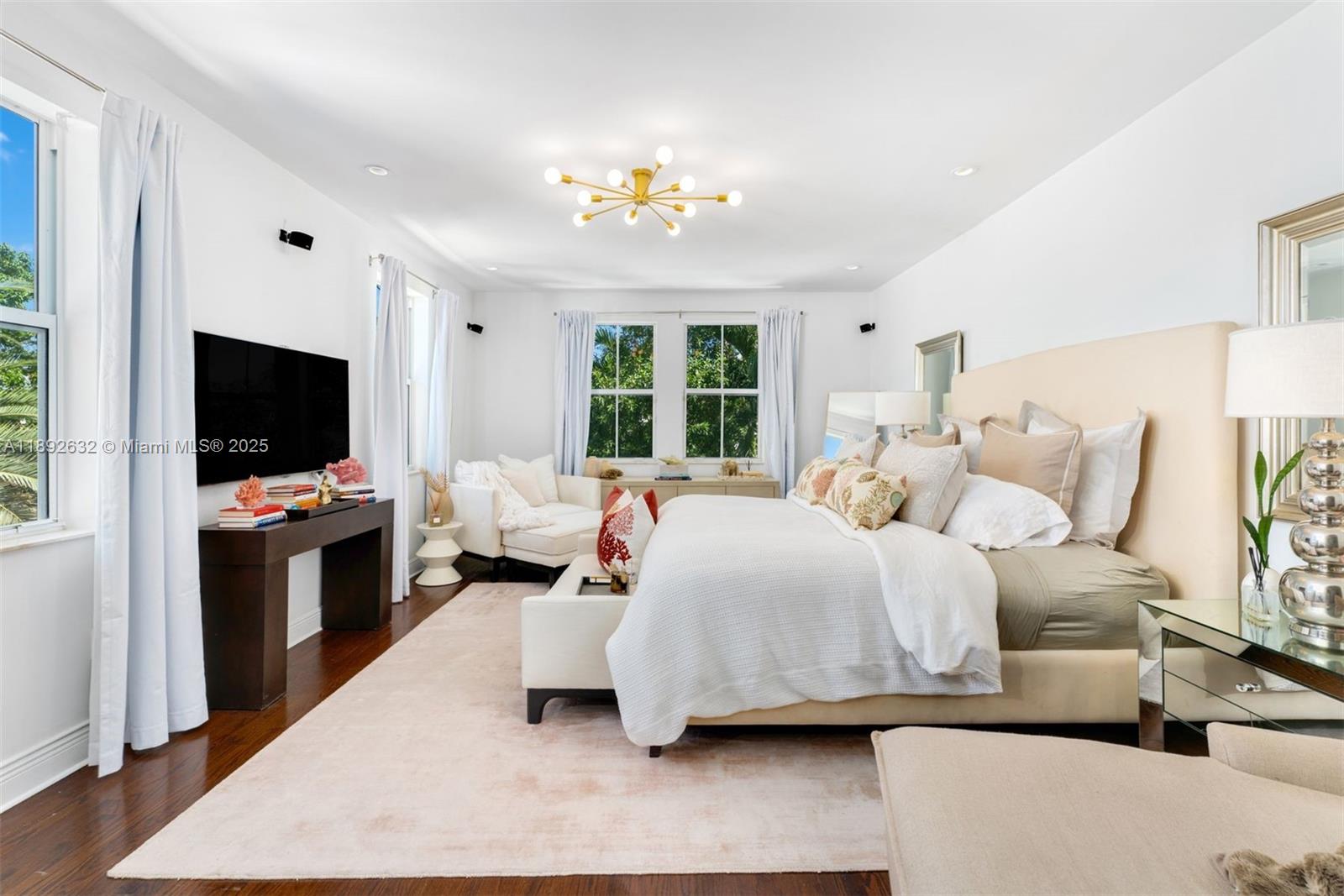 2143 N Bay Rd Miami Beach, FL 33140