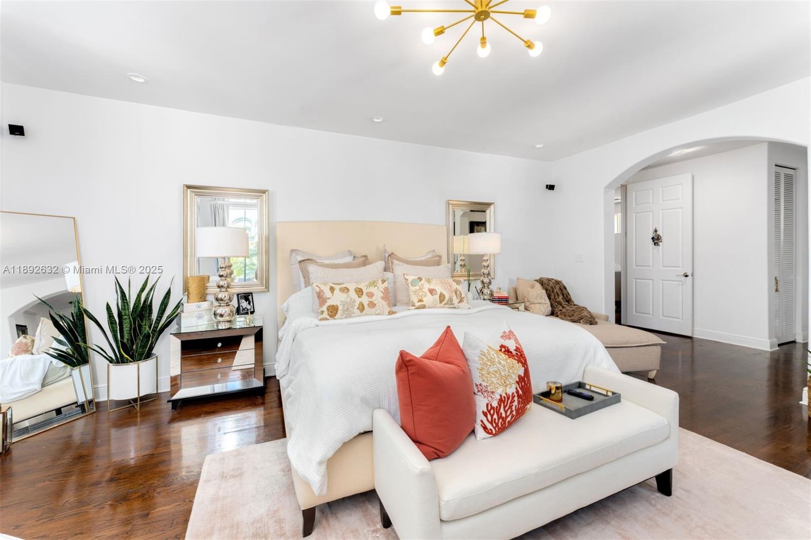 2143 N Bay Rd Miami Beach, FL 33140