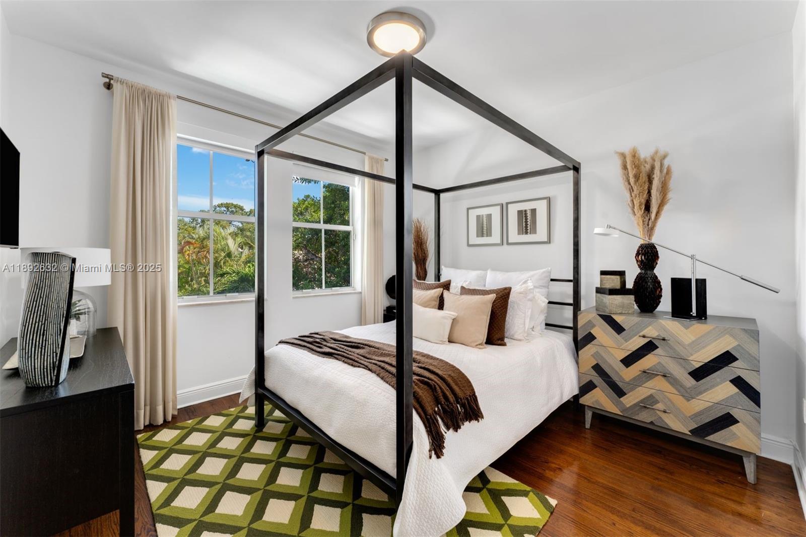 2143 N Bay Rd Miami Beach, FL 33140