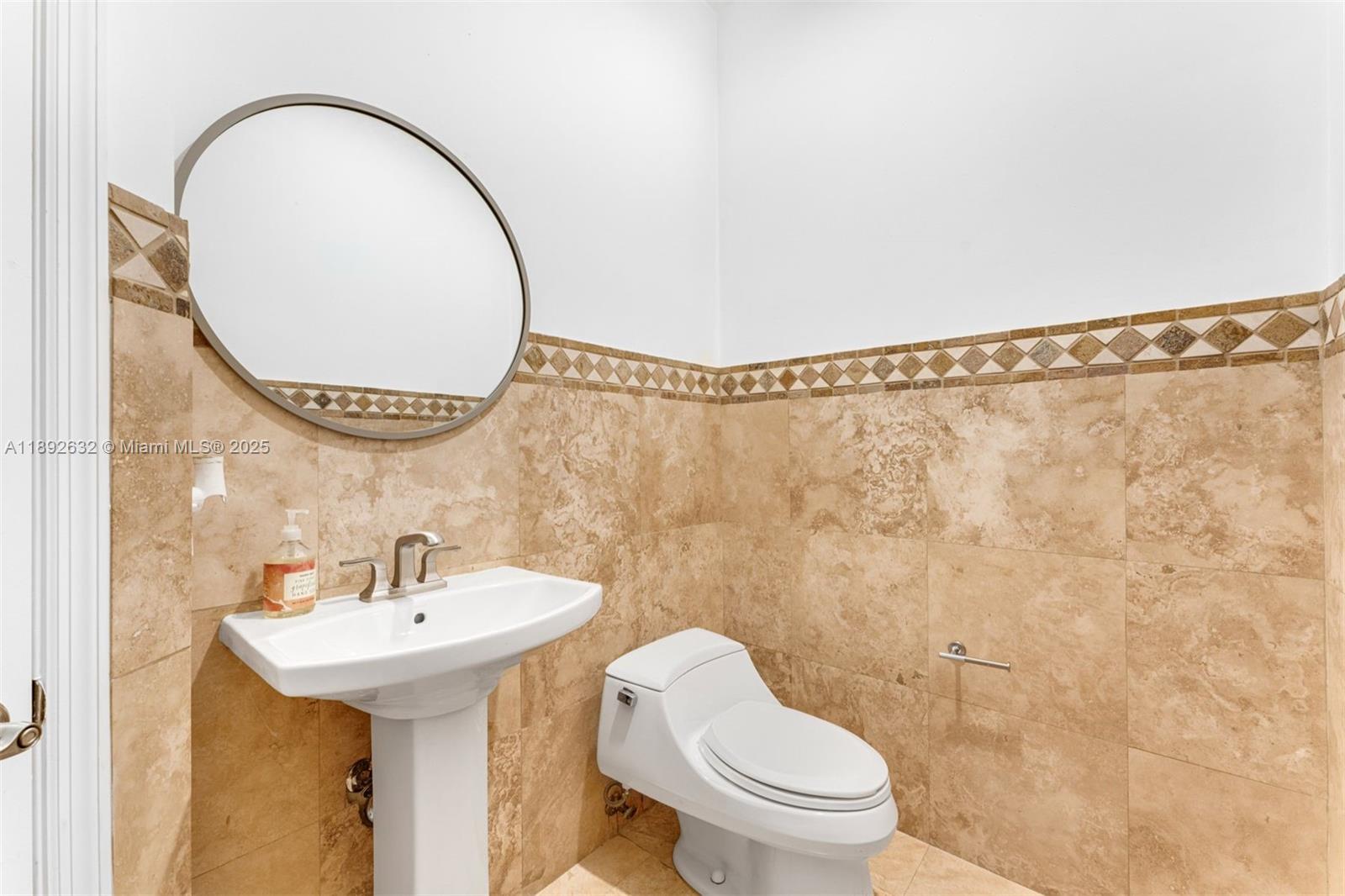 2143 N Bay Rd Miami Beach, FL 33140