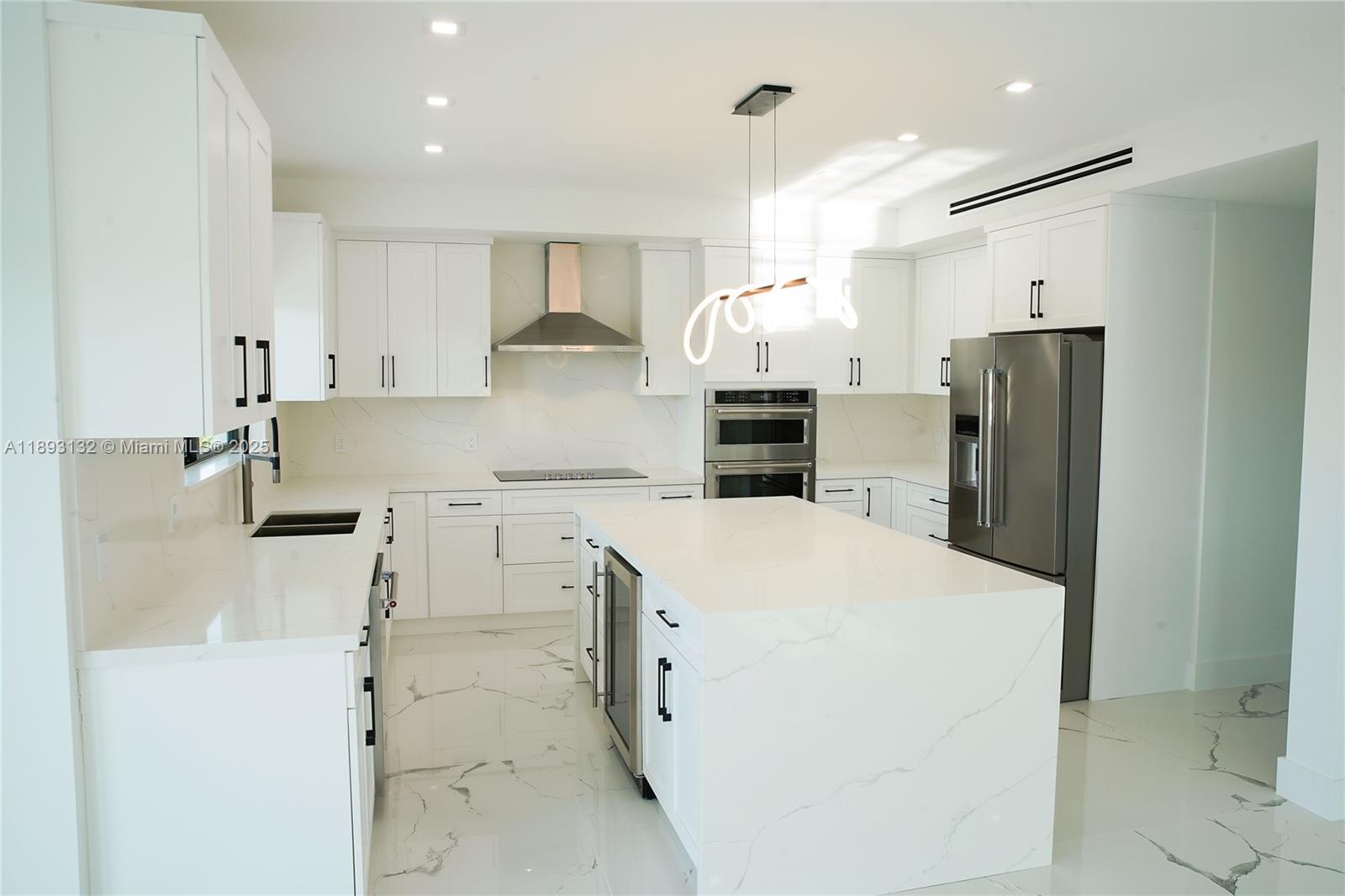 191 Fontaine Dr Tavernier, FL 33070