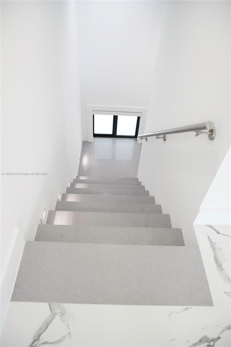 191 Fontaine Dr Tavernier, FL 33070