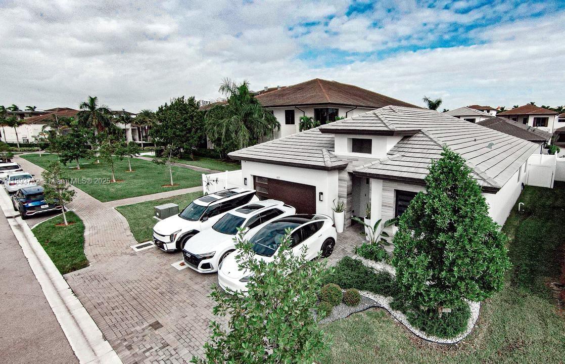 8137 NW 46th Ter