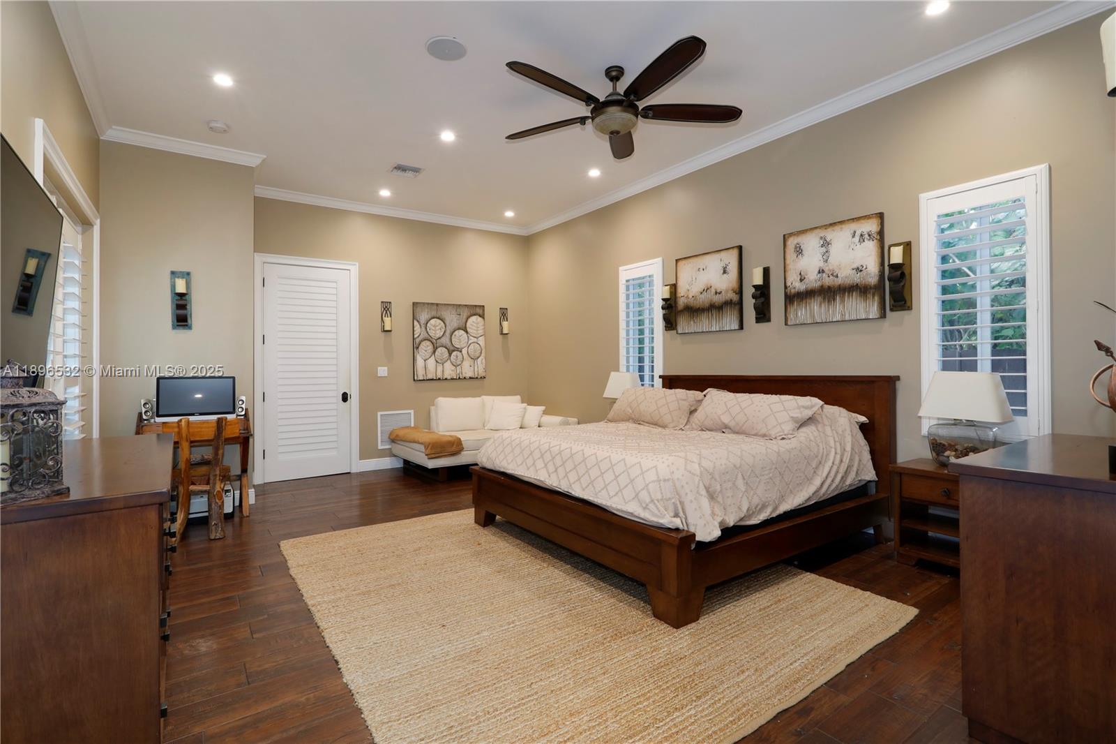 6461 SW 74th St South Miami, FL 33143