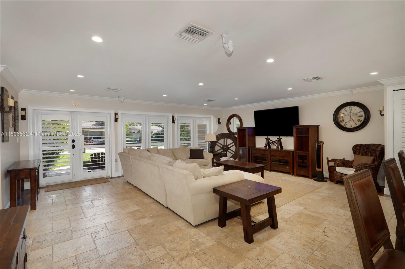 6461 SW 74th St South Miami, FL 33143