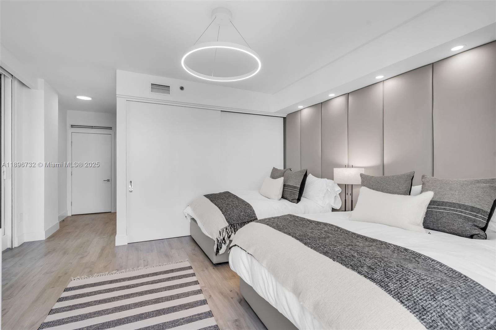 image OCEAN TOWER TWO CONDO20