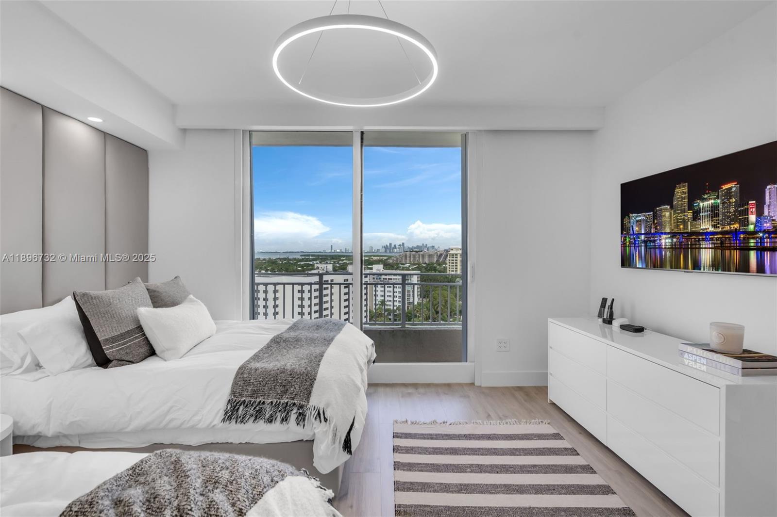 image OCEAN TOWER TWO CONDO21