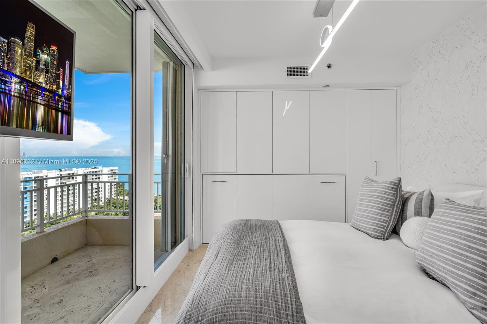 image OCEAN TOWER TWO CONDO24