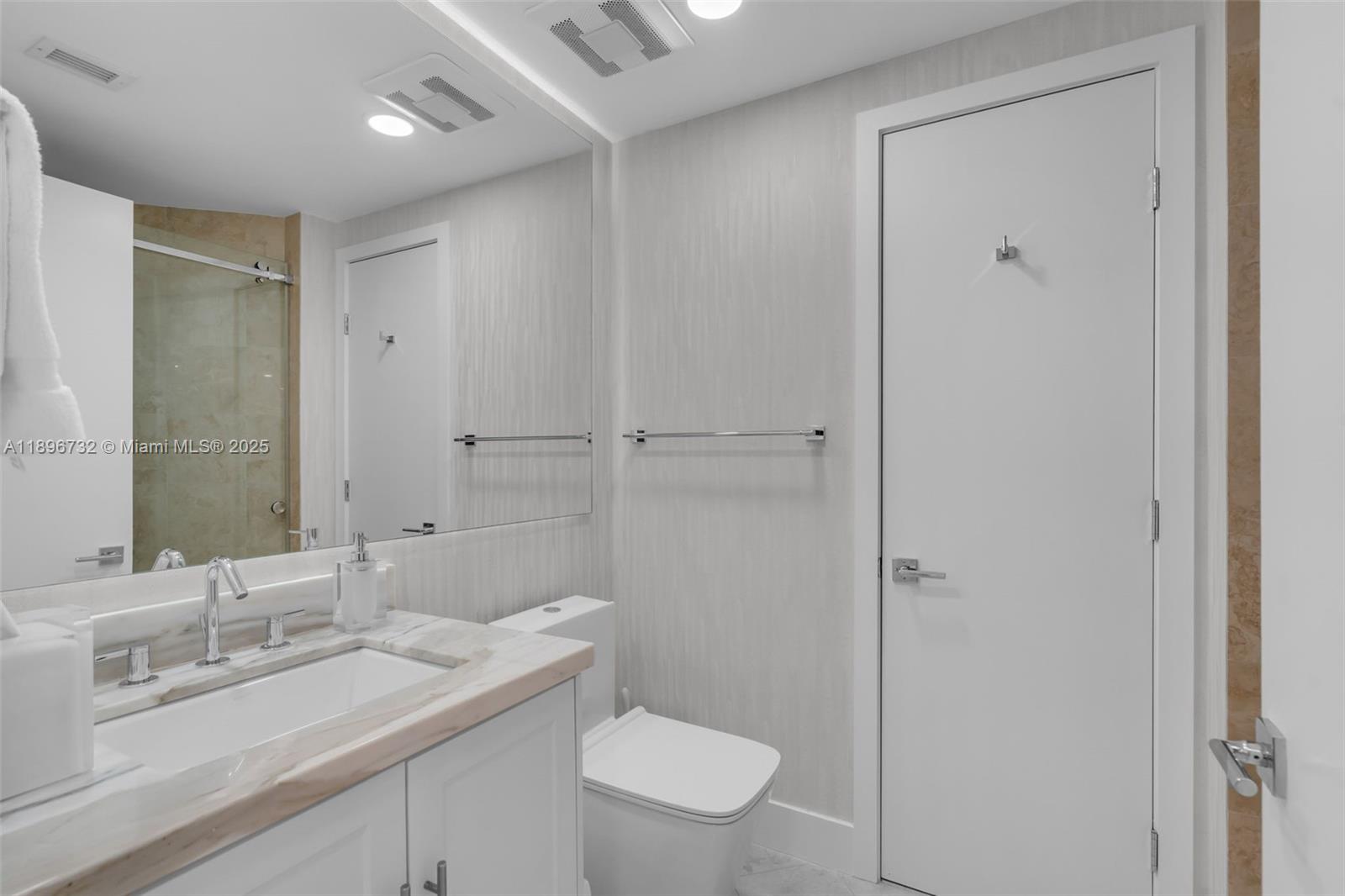 image OCEAN TOWER TWO CONDO27